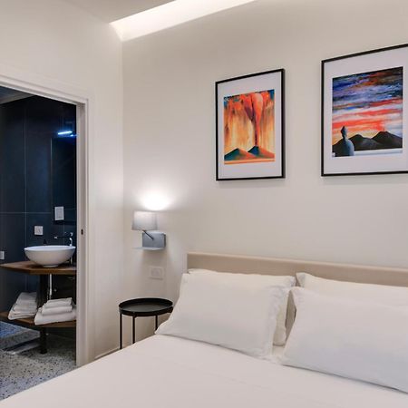 Well Suites - Piazza Dei Martiri Napoli Ngoại thất bức ảnh