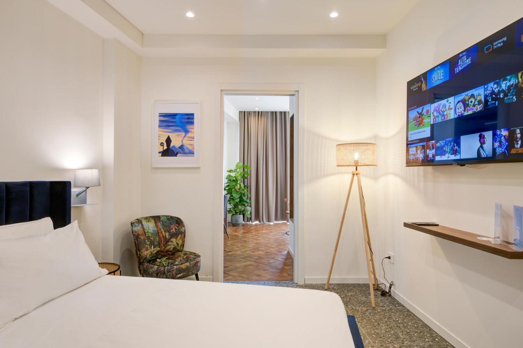 Well Suites - Piazza Dei Martiri Napoli Ngoại thất bức ảnh