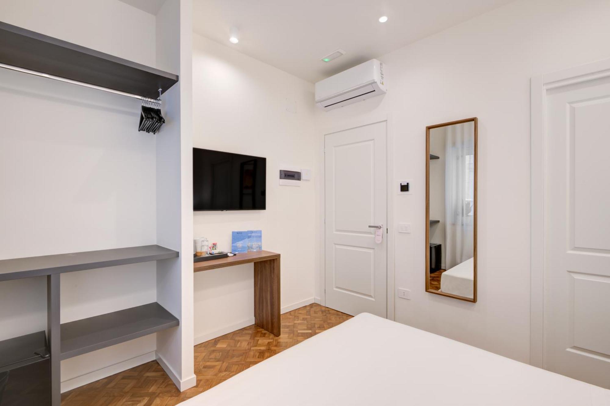Well Suites - Piazza Dei Martiri Napoli Ngoại thất bức ảnh