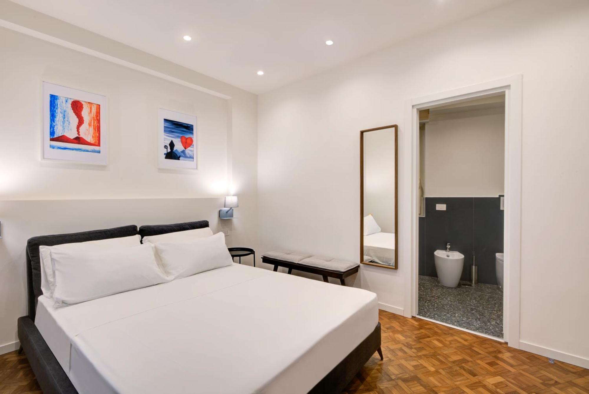 Well Suites - Piazza Dei Martiri Napoli Ngoại thất bức ảnh