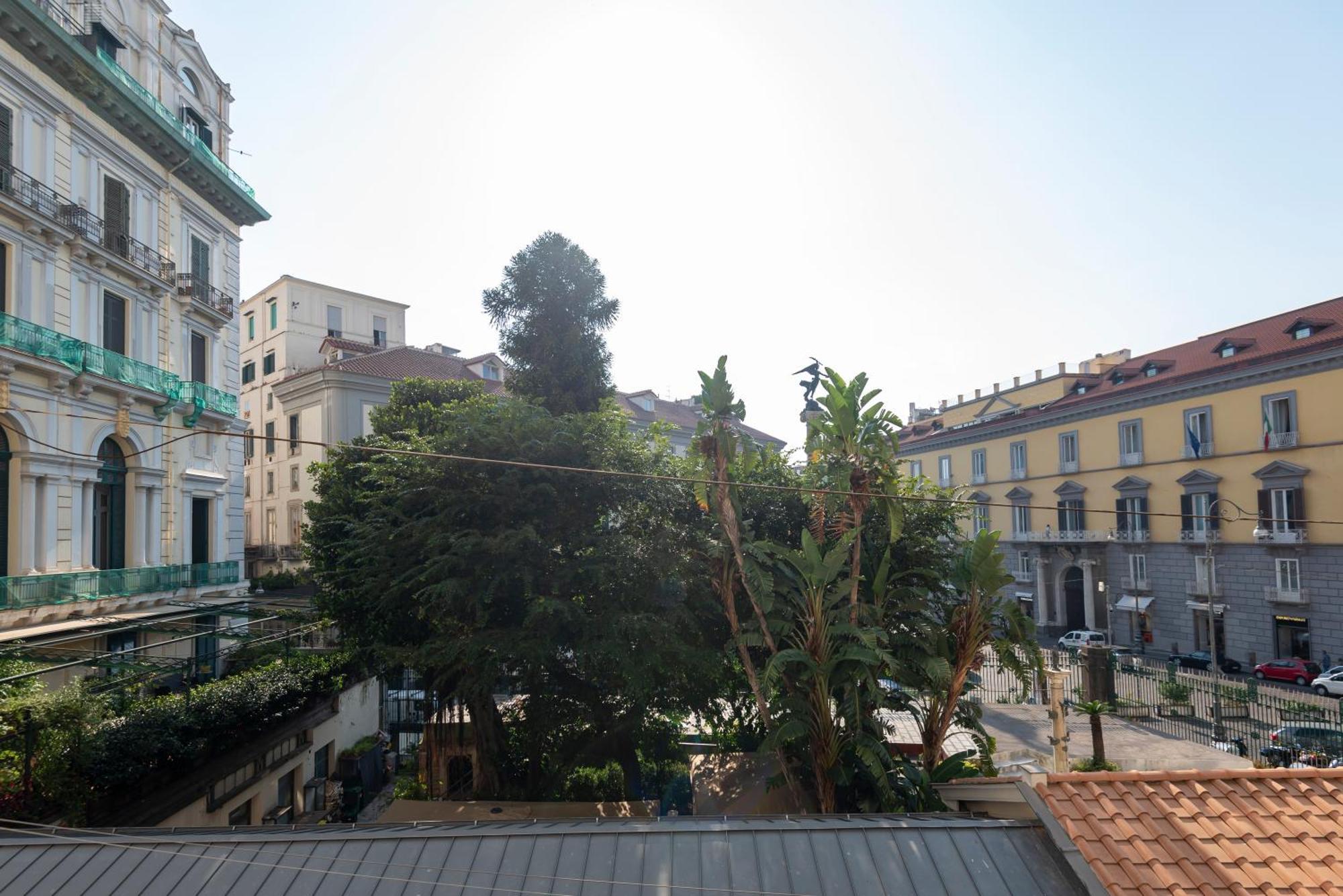 Well Suites - Piazza Dei Martiri Napoli Ngoại thất bức ảnh