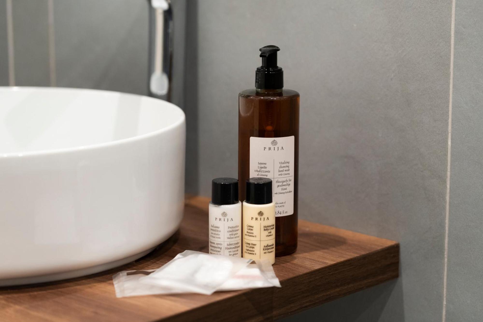 Well Suites - Piazza Dei Martiri Napoli Ngoại thất bức ảnh